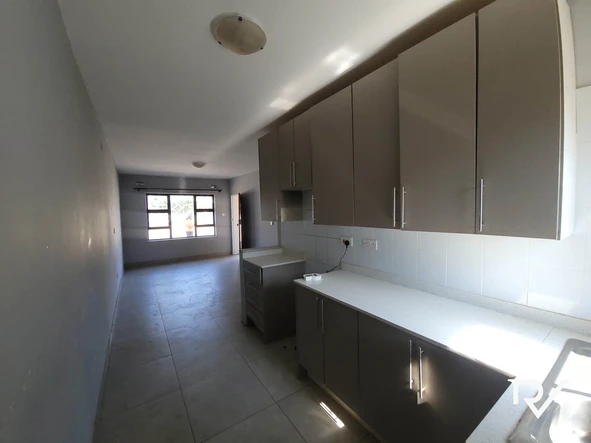 2 Bedroom Flat & Apartment