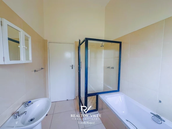 3 Bedroom Flat & Apartment