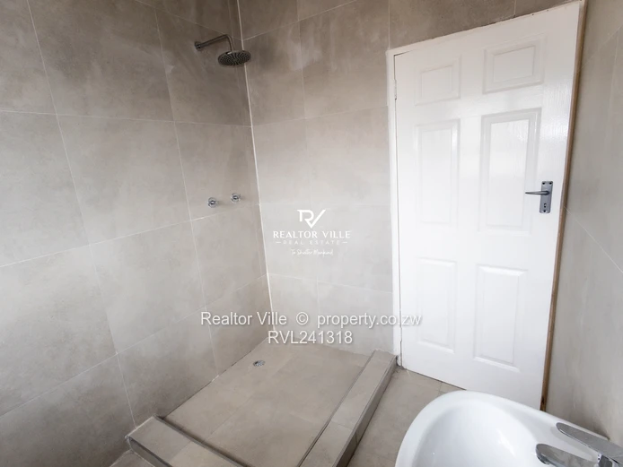Light-Filled 4-Bed Townhouse, Westgate — Borehole