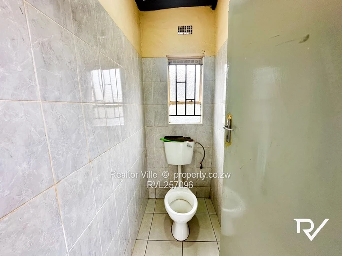 Bright 5-Bed Warren Park Home with Tiled Living & Borehole