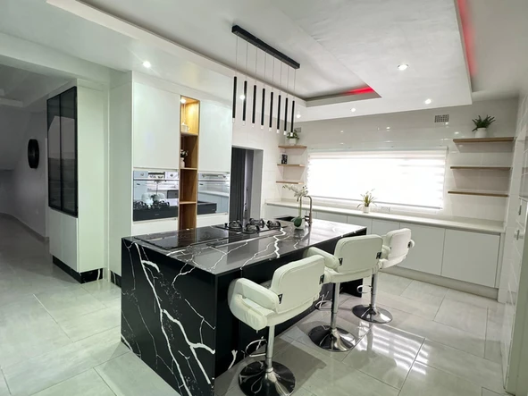 5 Bedroom House