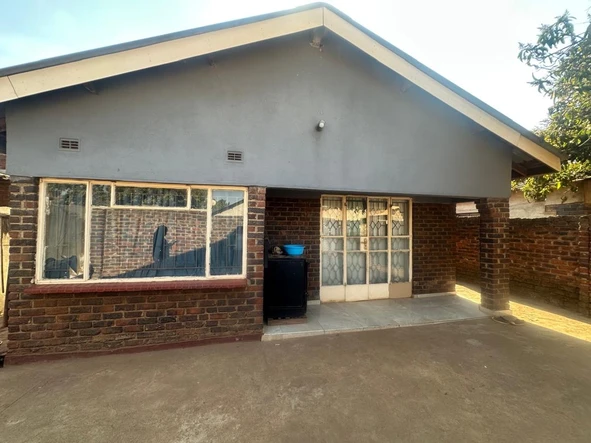 5 Bedroom House