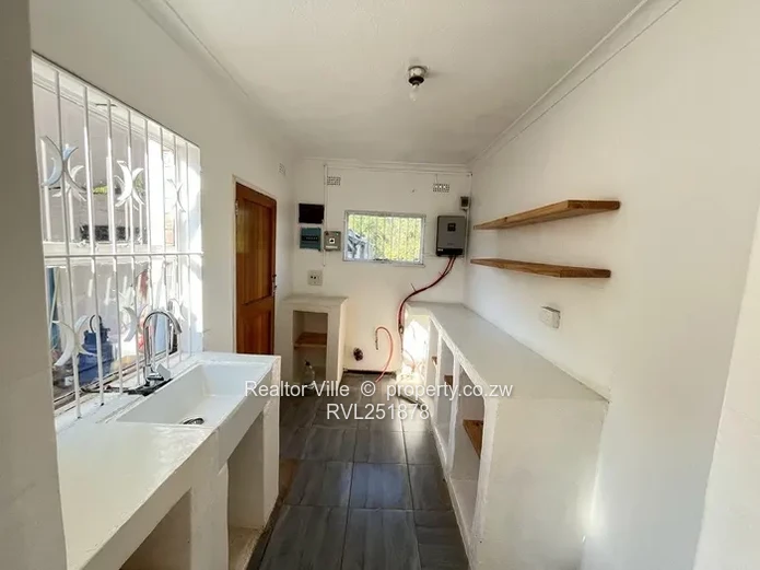 Sunlit 2-Bed Garden Flat, Greystone Park — 200 m² & Borehole