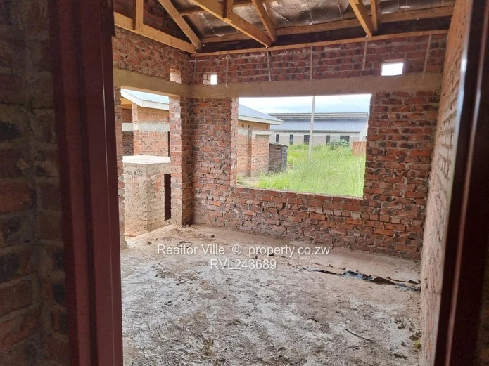 4 Bedroom Incomplete House in Mabvazuva 