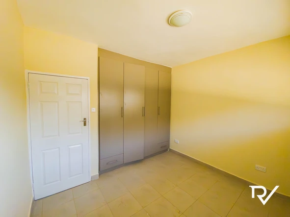 2 Bedroom Flat & Apartment