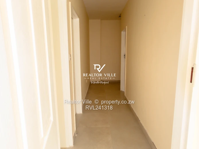 Light-Filled 4-Bed Townhouse, Westgate — Borehole