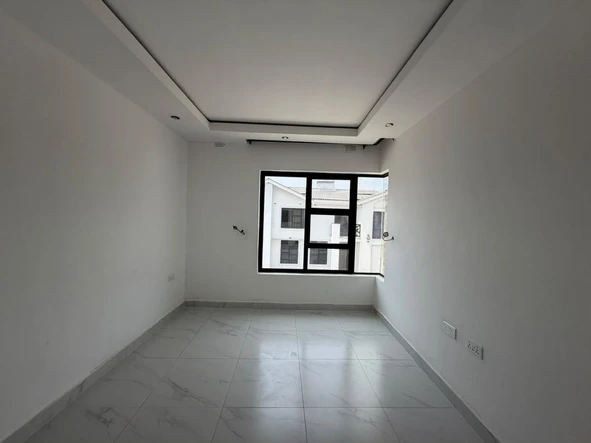 4 Bedroom Garden Flat