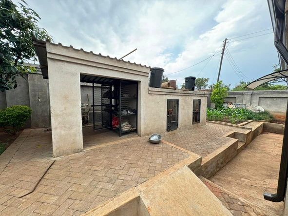 5 Bedroom House