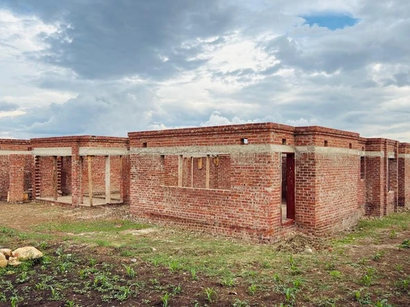 6 Bedroom House