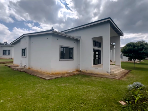 3 Bedroom Flat & Apartment