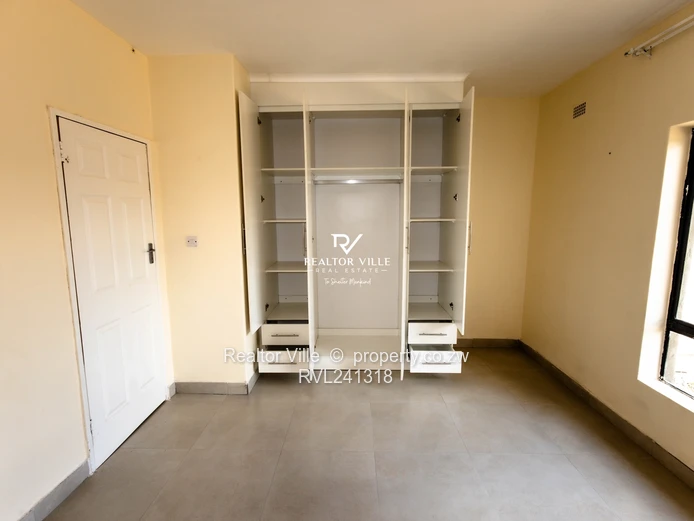 Light-Filled 4-Bed Townhouse, Westgate — Borehole