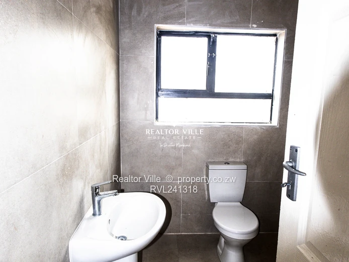 Light-Filled 4-Bed Townhouse, Westgate — Borehole