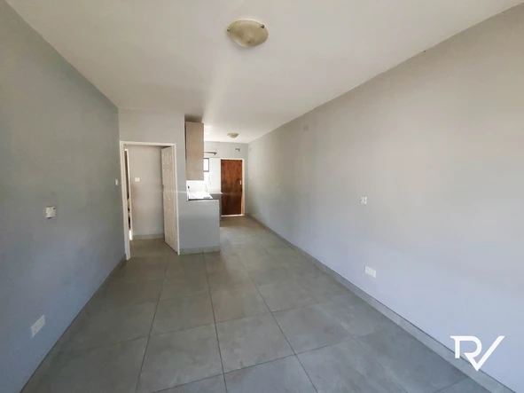 2 Bedroom Flat & Apartment