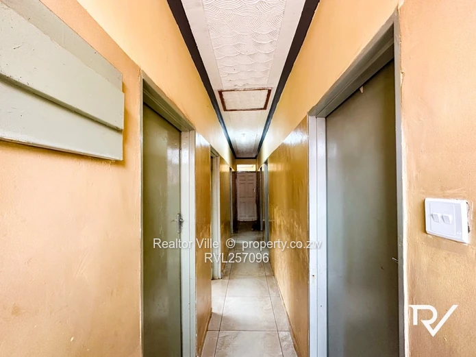 Bright 5-Bed Warren Park Home with Tiled Living & Borehole