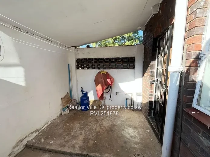 Sunlit 2-Bed Garden Flat, Greystone Park — 200 m² & Borehole
