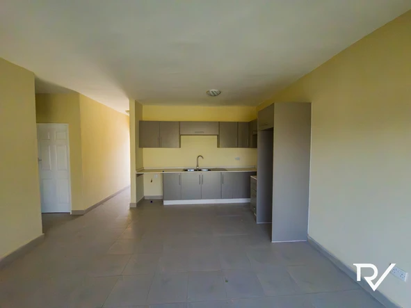 2 Bedroom Flat & Apartment