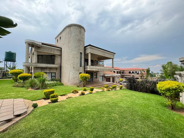 5 Bedroom House