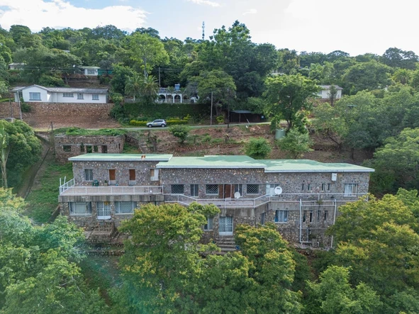 6 Bedroom House