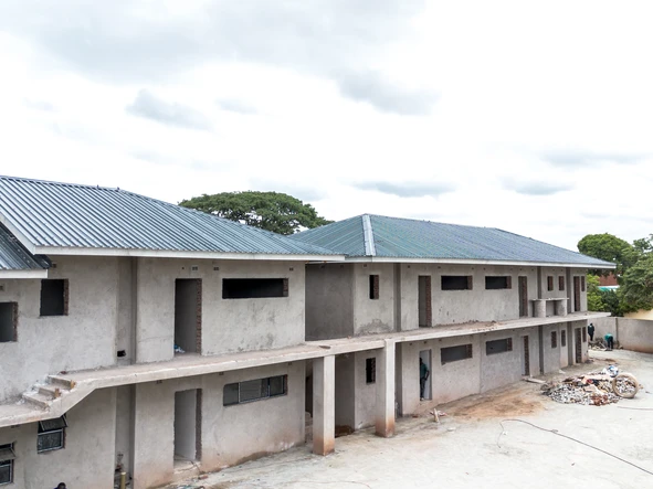 2 Bedroom Flat & Apartment