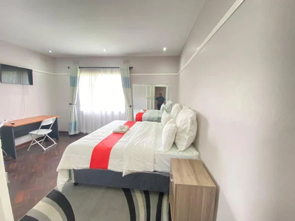 Hotel & Lodge