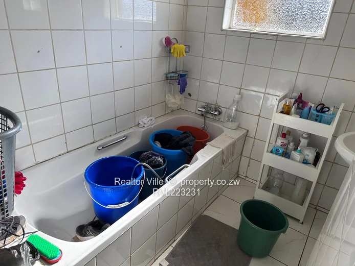 Charming 2-Bedroom Garden Flat for Rent in Madokero Mews