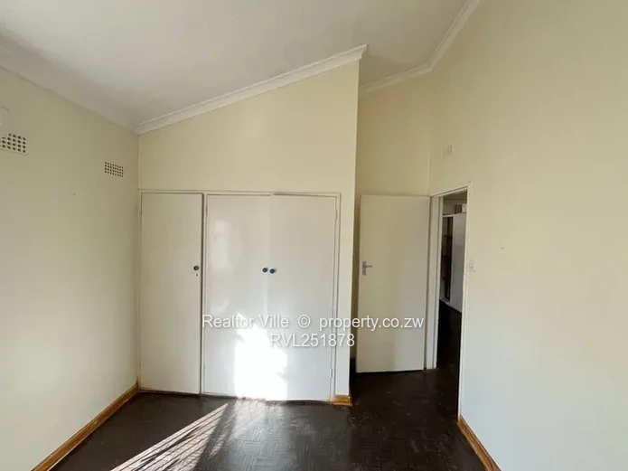 Sunlit 2-Bed Garden Flat, Greystone Park — 200 m² & Borehole