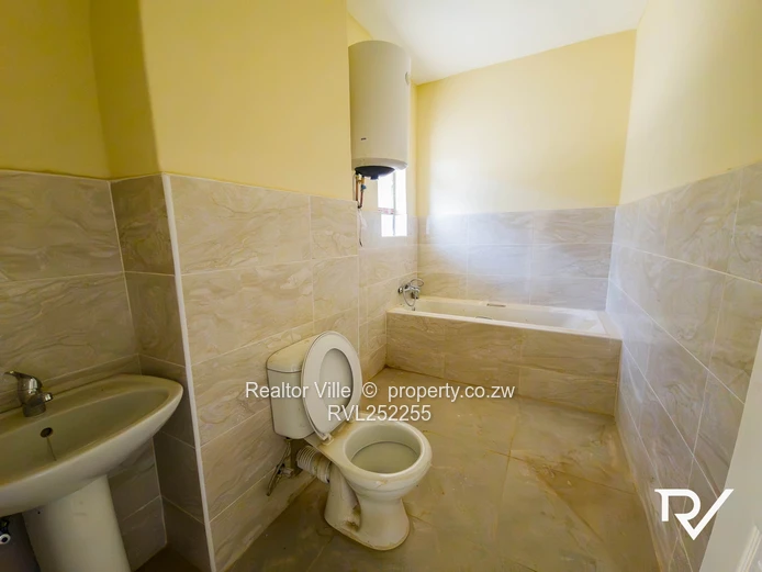 Modern tiled 2-Bed Flat with Borehole in Ashdown Park