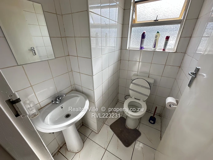Charming 2-Bedroom Garden Flat for Rent in Madokero Mews
