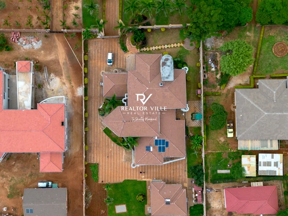 5 Bedroom House