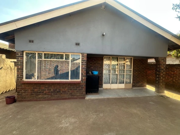 5 Bedroom House
