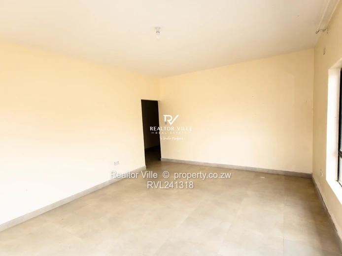 Light-Filled 4-Bed Townhouse, Westgate — Borehole