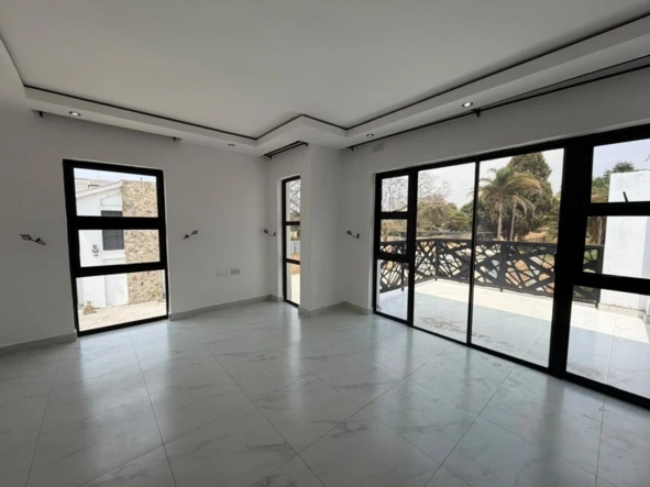 4 Bedroom Garden Flat