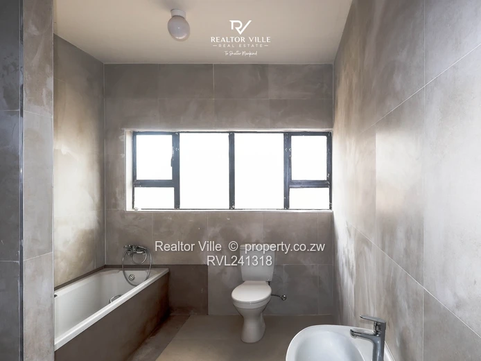Light-Filled 4-Bed Townhouse, Westgate — Borehole