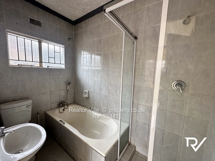 Walled & Gated 5-Bed Home in Warren Park – Borehole