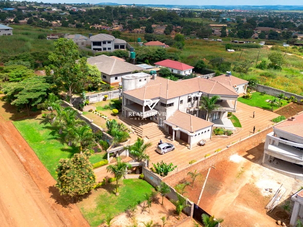 5 Bedroom House