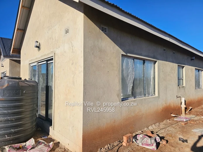 500m² Stand Nyeredzi Ridge – Newly Built Home