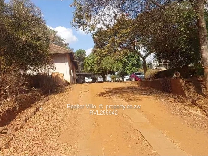 Meyrick Park 3-Bed Townhouse Complex with Verandah & Garden